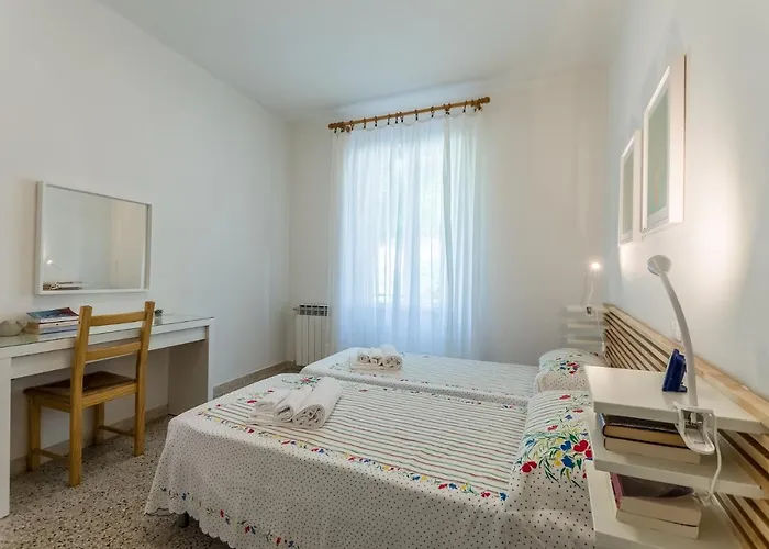 Sunshine House Lägenhet Lerici